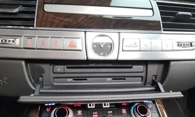 Audi A8 2015, 141993 км, за 14375.74 USD - фото 12