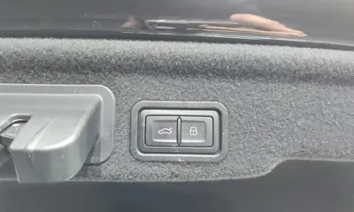 Audi A8 2015, 141993 км, за 14375.74 USD - фото 15