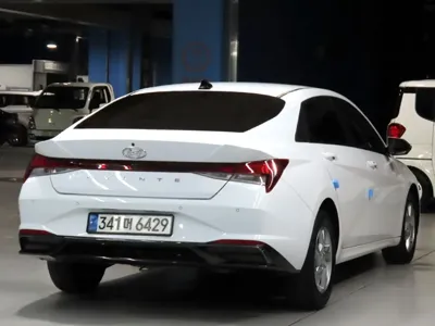 Hyundai Avante 2021, 35603 км, за 11181.17 USD
