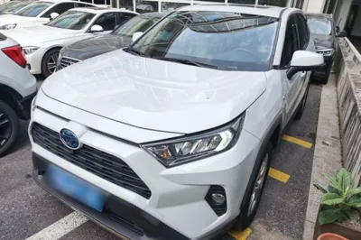 Toyota RAV4 · 2020 год