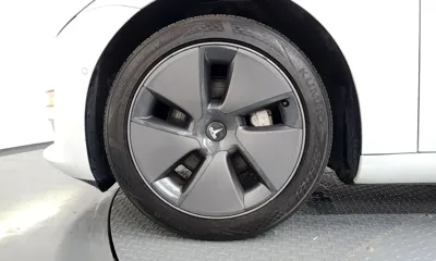 Tesla Model 3 2021, 83711 км, за 22335.08 USD