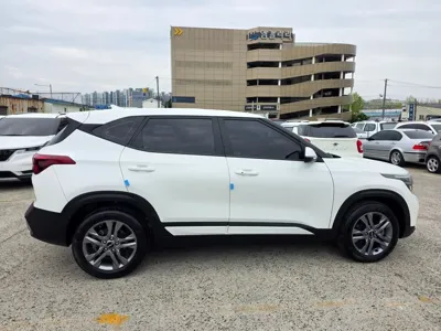 Kia Seltos 2023, 67225 км, за 13062.89 USD
