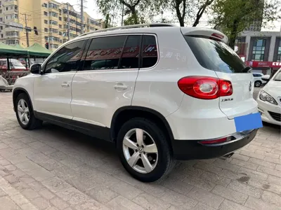 Volkswagen Tiguan 2012, 130000 км, за 3456.91 USD