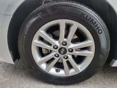 Hyundai Sonata 2016, 172449 км, за 4591.43 USD