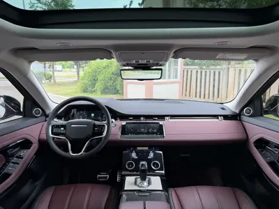 Land Rover Evoque 2023, 50000 км, за 23513.38 USD