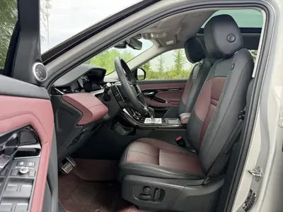 Land Rover Evoque 2023, 50000 км, за 23513.38 USD
