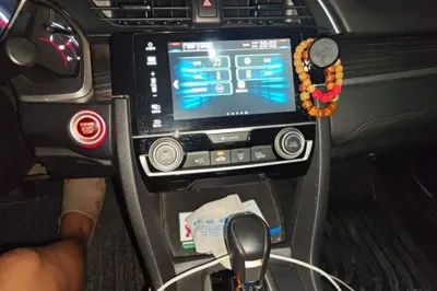 Honda Civic 2019, 98100 км, за 10125 USD - фото 10