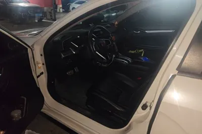 Honda Civic 2019, 98100 км, за 10125 USD - фото 13