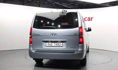 Hyundai Starex 2017, 147456 км, за 7548.9 USD