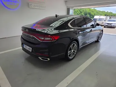 Hyundai Grandeur 2018, 187000 км, за 5854.01 USD