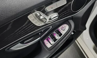 Mercedes-Benz C-Class 2019, 115818 км, за 12340.82 USD - фото 27