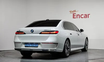 BMW i7 2023, 28276 км, за 78559.62 USD