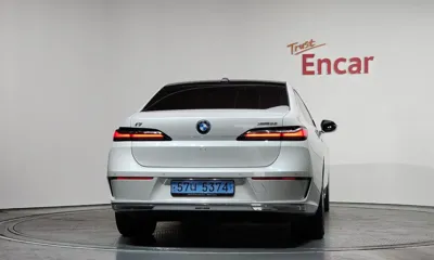 BMW i7 2023, 28276 км, за 78559.62 USD
