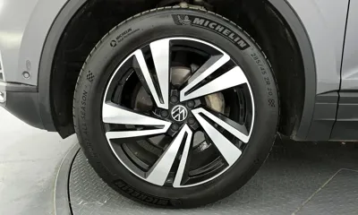 Volkswagen Touareg 2023, 41077 км, за 32243.14 USD