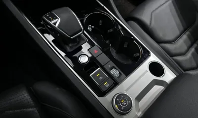 Volkswagen Touareg 2023, 41077 км, за 32243.14 USD - фото 9