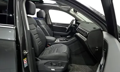 Volkswagen Touareg 2023, 41077 км, за 32243.14 USD - фото 10