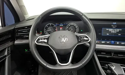 Volkswagen Touareg 2023, 41077 км, за 32243.14 USD - фото 13