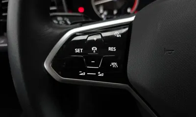 Volkswagen Touareg 2023, 41077 км, за 32243.14 USD - фото 18