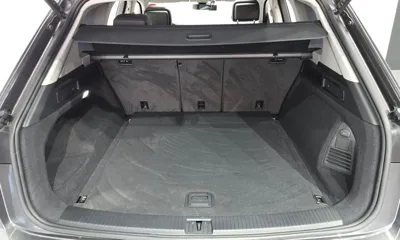 Volkswagen Touareg 2023, 41077 км, за 32243.14 USD - фото 20