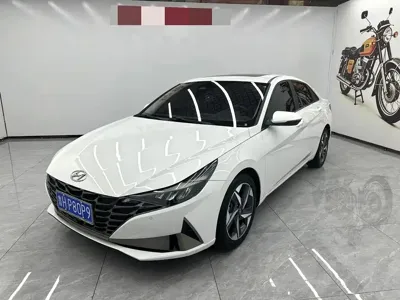Hyundai Elantra · 2022 год