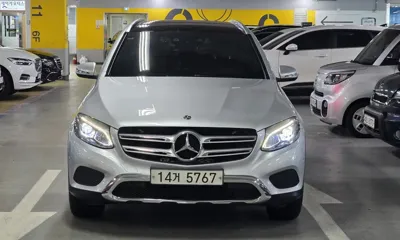 Mercedes-Benz GLC-Class 2018, 62056 км, за 17657.87 USD - фото 22