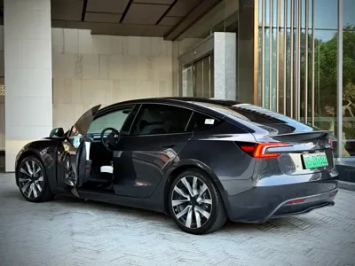 Tesla Model 3 2024, 32000 км, за 28590.11 USD