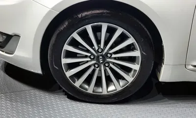 Kia K7 2015, 105302 км, за 4982.28 USD