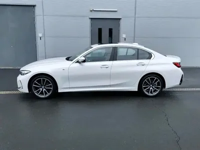 BMW 3 Series 2025, 13000 км, за 26381.43 USD