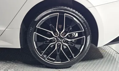 Kia K5 2023, 13221 км, за 17417.2 USD