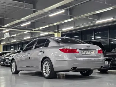 Hyundai Genesis 2011, 221820 км, за 2595.63 USD