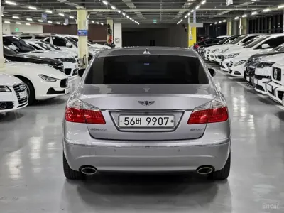 Hyundai Genesis 2011, 221820 км, за 2595.63 USD