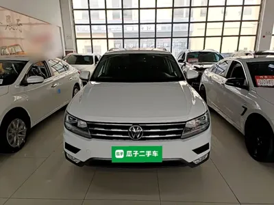 Volkswagen Tiguan L 2020, 84300 км, за 11214.15 USD