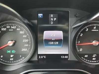 Mercedes-Benz GLC-Class 2019, 138000 км, за 16121.57 USD - фото 8