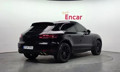 Porsche Macan 2015, 64421 км, за 23135.92 USD