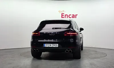 Porsche Macan 2015, 64421 км, за 23135.92 USD