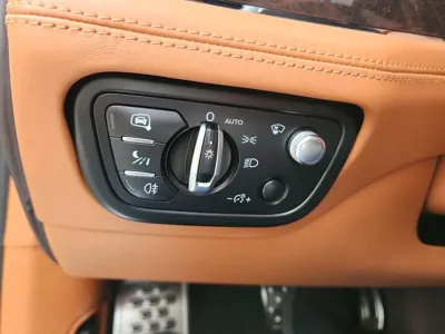 Bentley Bentayga 2017, 153997 км, за 49231.98 USD - фото 16