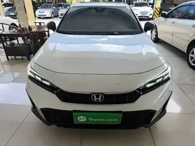 Honda Civic 2025, 8300 км, за 13216.63 USD