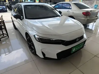 Honda Civic 2025, 8300 км, за 13216.63 USD