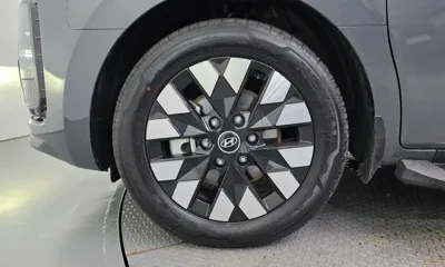 Hyundai Staria 2025, 10679 км, за 32059.78 USD