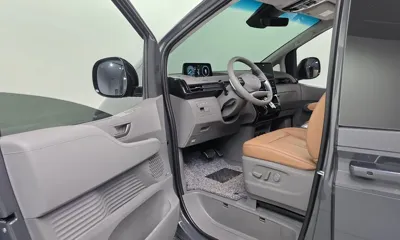 Hyundai Staria 2025, 10679 км, за 32059.78 USD - фото 12