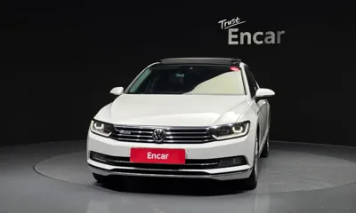 Volkswagen Passat 2018, 125792 км, за 12164.99 USD
