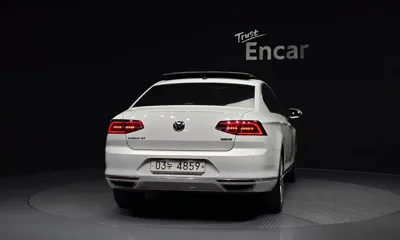 Volkswagen Passat 2018, 125792 км, за 12164.99 USD