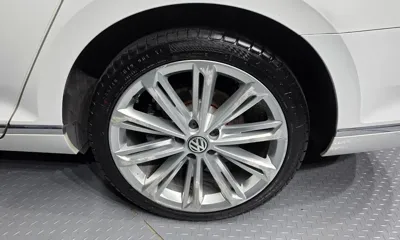 Volkswagen Passat 2018, 125792 км, за 12164.99 USD