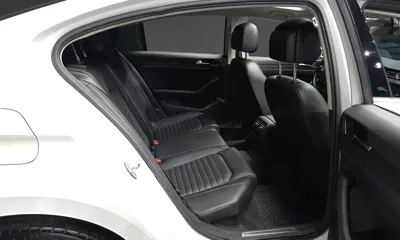 Volkswagen Passat 2018, 125792 км, за 12164.99 USD - фото 12