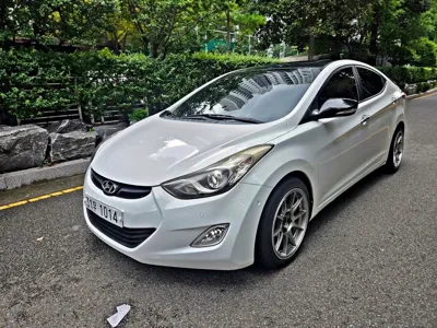 Hyundai Avante · 2011 год
