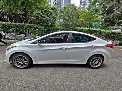 Hyundai Avante 2011, 130806 км, за 3172.93 USD