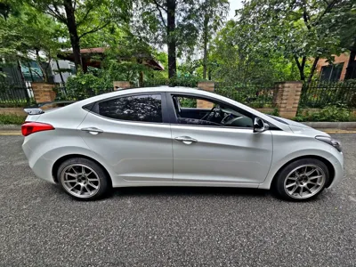 Hyundai Avante 2011, 130806 км, за 3172.93 USD