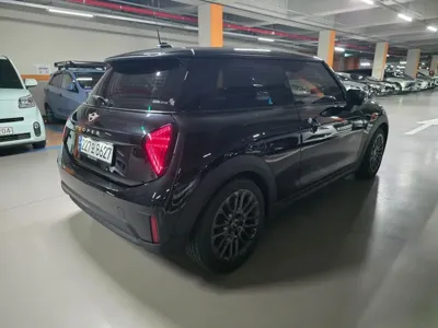 MINI Cooper 2025, 8500 км, за 17369.04 USD - фото 9
