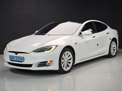 Tesla Model S · 2019 год