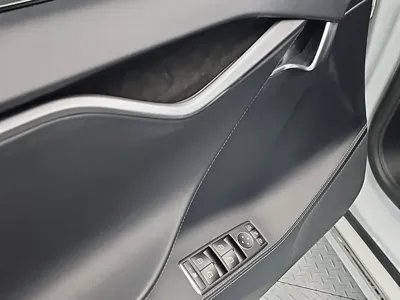 Tesla Model S 2019, 143660 км, за 28990.24 USD - фото 16